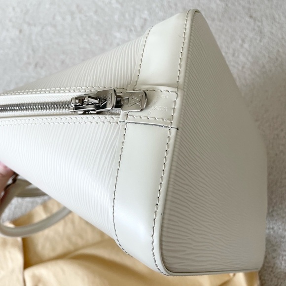 Authentic Louis Vuitton ivory EPI Alma PM bag - Picture 7 of 9